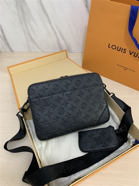 louis vuitton messenger bag price